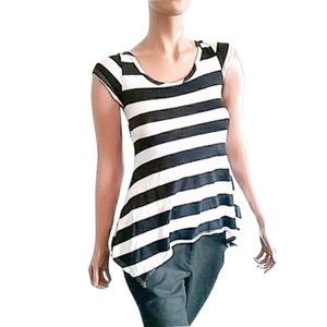 Zoah Design Shark-Bite Top